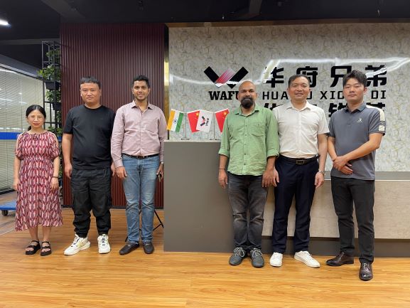 Clients étrangers visitent WAFU pour des serrures intelligentes